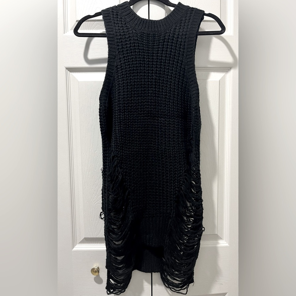 Thirty 6 Point 5° Black Knit Sleeveless Sweater